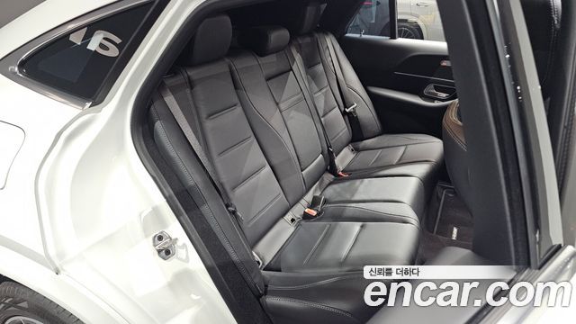 Mercedes-Benz GLE-Class 2025 — photo 11