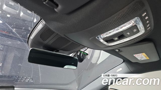 Mercedes-Benz GLE-Class 2025 — photo 18