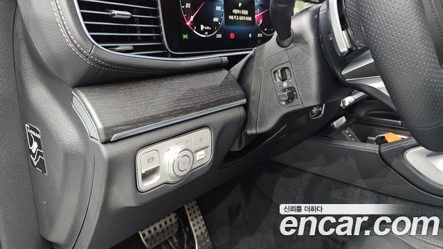 Mercedes-Benz GLE-Class 2025 — photo 19