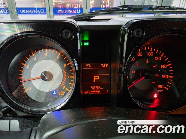 Suzuki Jimny 2025 — photo 8