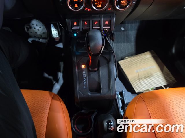 Suzuki Jimny 2025 — photo 9