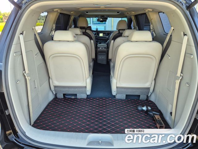 Kia Canival 2015 — photo 7