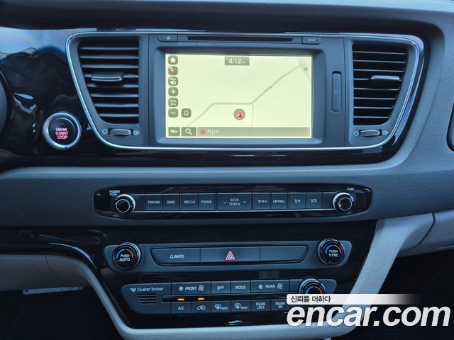 Kia Canival 2015 — photo 12