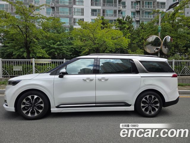 Kia Canival 2022 — photo 2