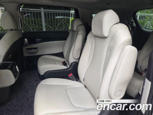 Kia Canival 2022 — photo 9
