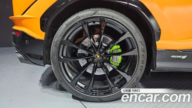 Lamborghini Urus 2024 — photo 5