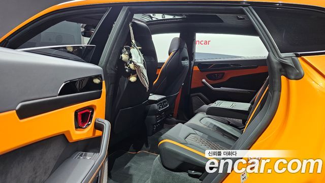 Lamborghini Urus 2024 — photo 11