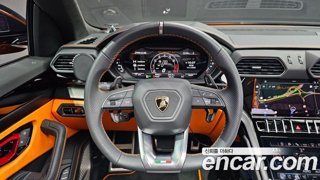 Lamborghini Urus 2024 — photo 14