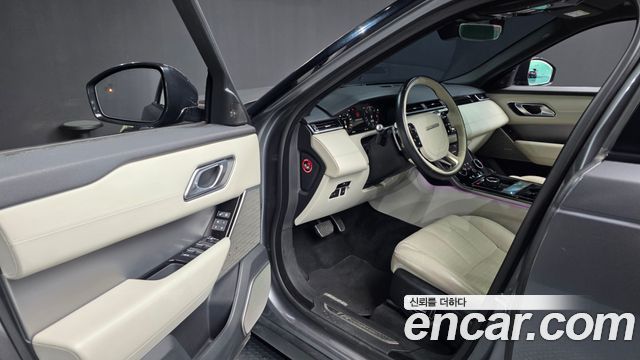 Land Rover Range Rover Velar 2019 — photo 13