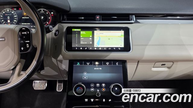 Land Rover Range Rover Velar 2019 — photo 20