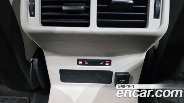Land Rover Range Rover Velar 2019 — photo 25