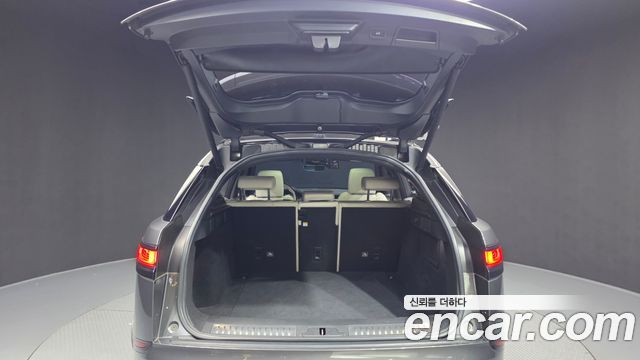 Land Rover Range Rover Velar 2019 — photo 26