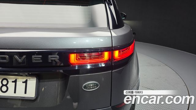 Land Rover Range Rover Velar 2019 — photo 9
