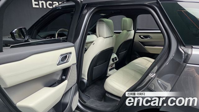 Land Rover Range Rover Velar 2019 — photo 16
