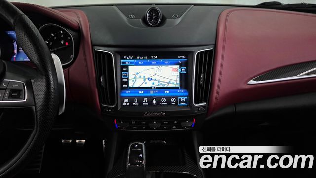 Maserati Levante 2019 — photo 20