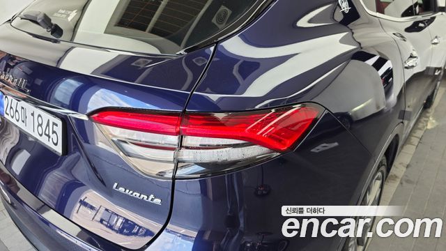 Maserati Levante 2019 — photo 9