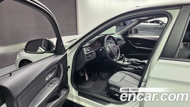 BMW 3-Series 2016 — photo 10
