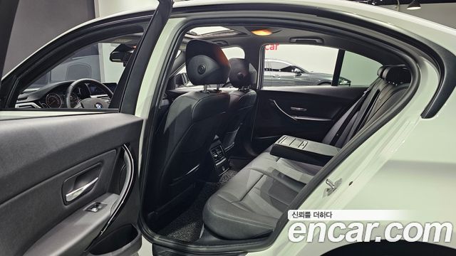 BMW 3-Series 2016 — photo 11