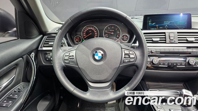 BMW 3-Series 2016 — photo 12