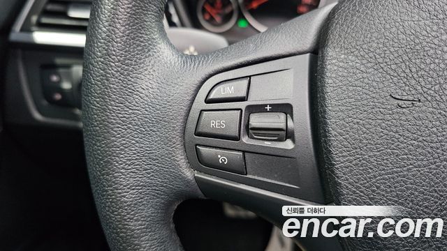 BMW 3-Series 2016 — photo 15