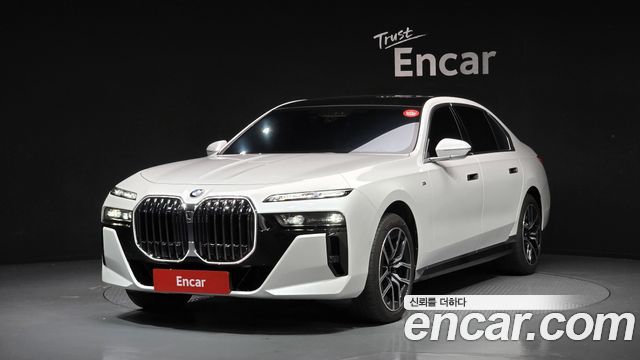 BMW 7-Series 2023 — photo 1