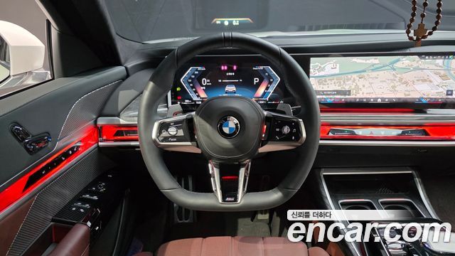 BMW 7-Series 2023 — photo 12