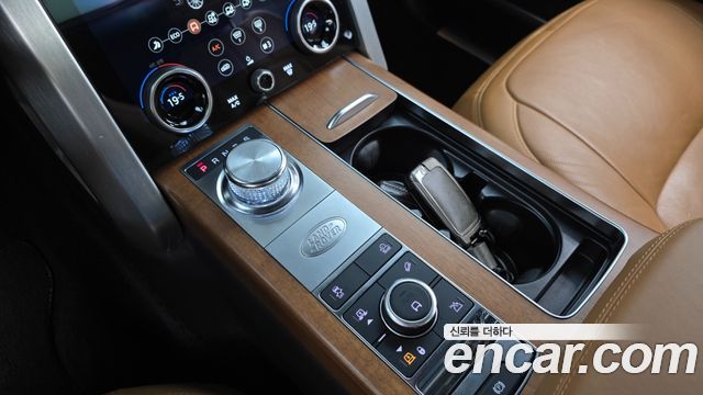 Land Rover Range Rover 2019 — photo 12