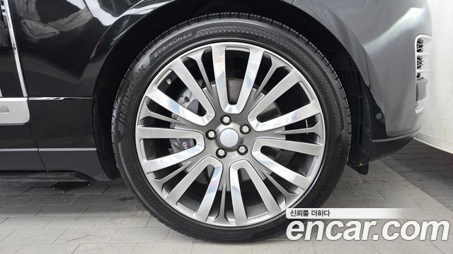 Land Rover Range Rover 2019 — photo 7