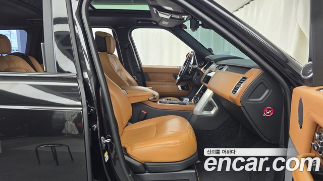 Land Rover Range Rover 2019 — photo 16