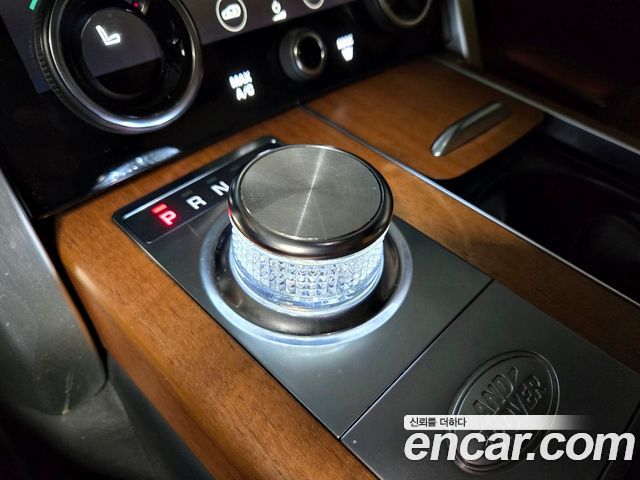 Land Rover Range Rover 2019 — photo 31