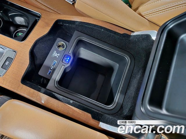Land Rover Range Rover 2019 — photo 36