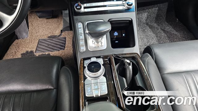 Genesis G90 2019 — photo 9