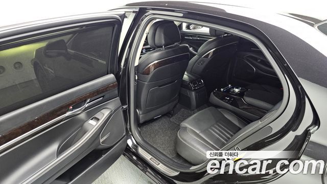 Genesis G90 2019 — photo 18