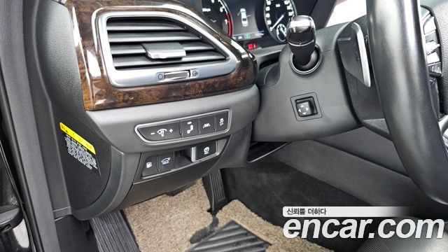 Genesis G90 2019 — photo 20