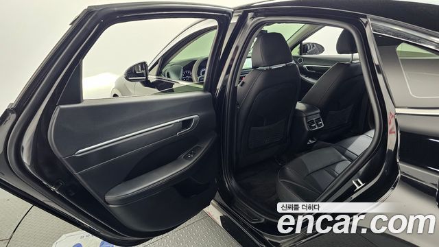 Hyundai Sonata 2022 — photo 26