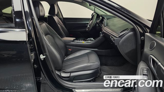 Hyundai Sonata 2022 — photo 16