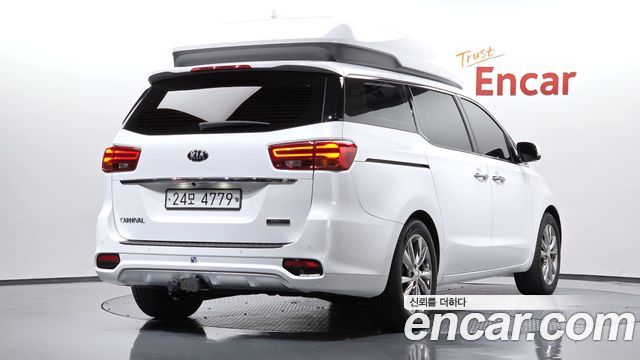Kia Canival 2019 — photo 2
