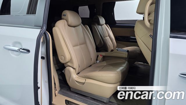 Kia Canival 2019 — photo 17