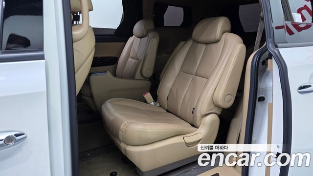 Kia Canival 2019 — photo 18