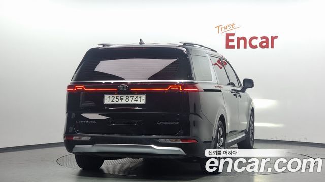 Kia Canival 2021 — photo 4
