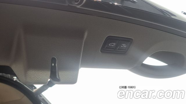Kia Canival 2021 — photo 17