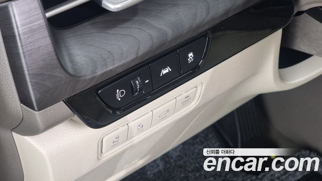 Kia Canival 2021 — photo 19