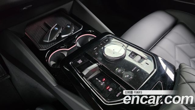 BMW 5-Series 2025 — photo 12