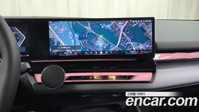 BMW 5-Series 2025 — photo 20
