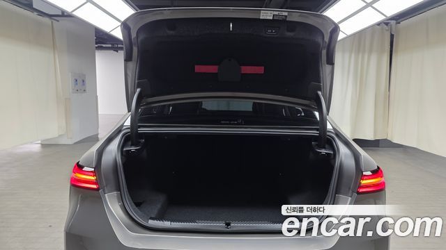 BMW 5-Series 2025 — photo 24
