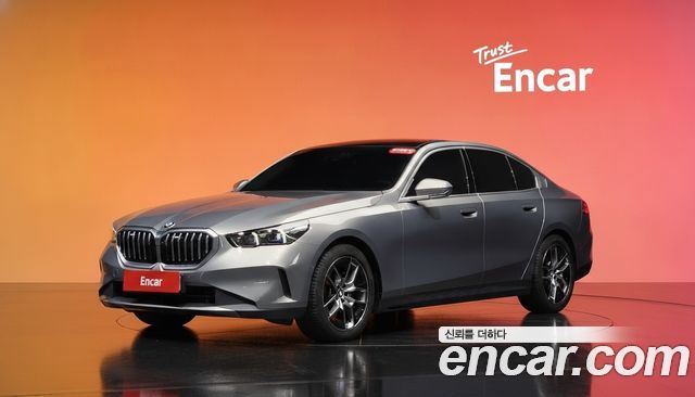 BMW 5-Series 2025 — photo 1