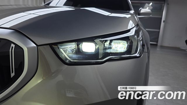 BMW 5-Series 2025 — photo 8