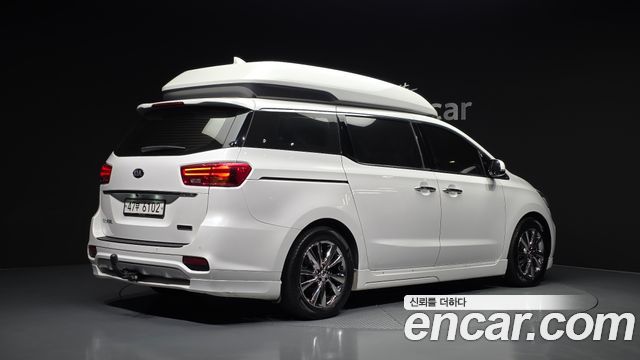 Kia Canival 2019 — photo 2