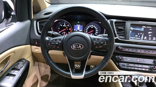 Kia Canival 2019 — photo 13