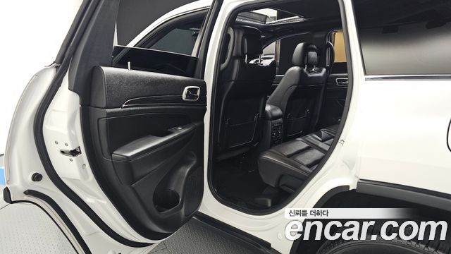 Jeep Cherokee 2021 — photo 18